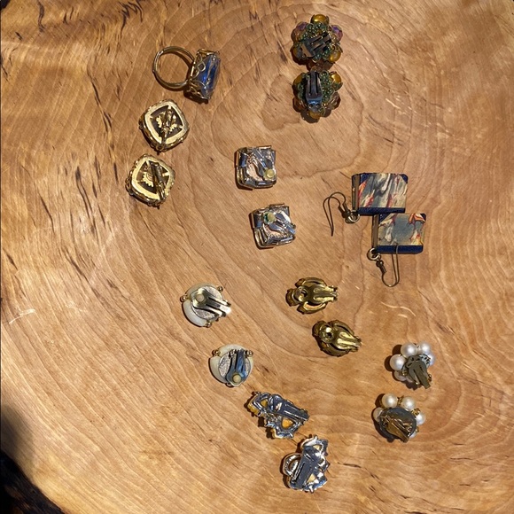 Assorted Vintage Earrings Set - Picture 5 of 7